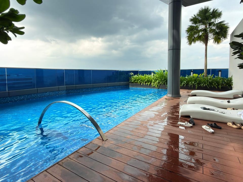 Day, Pool view, Swimming pool, sunbed