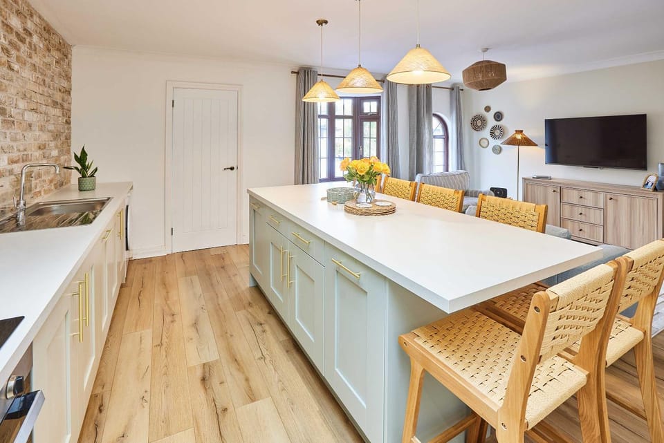 TV and multimedia, Kitchen or kitchenette, Living room, Dining area