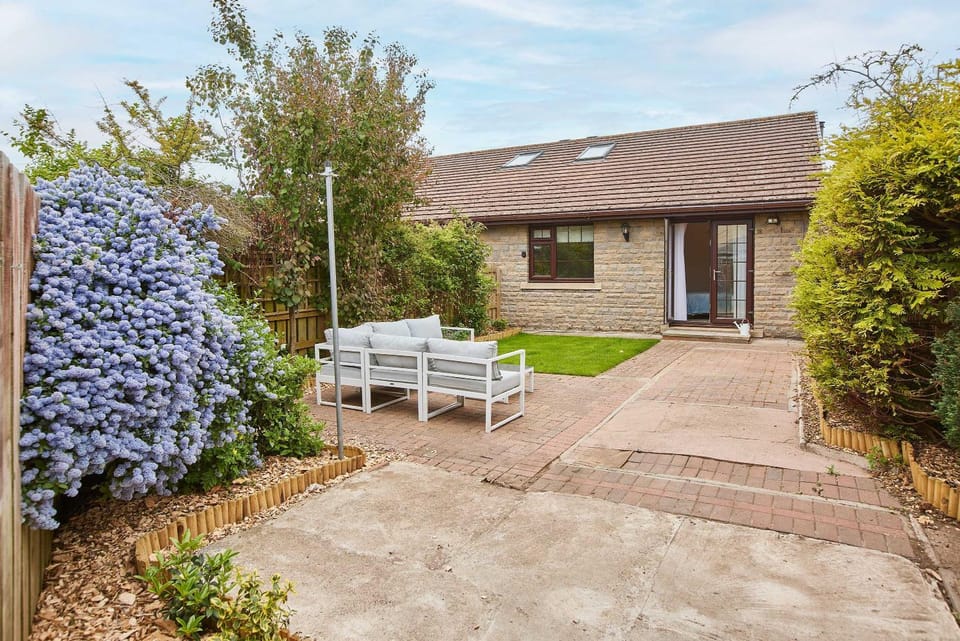 Property building, Garden, Seating area