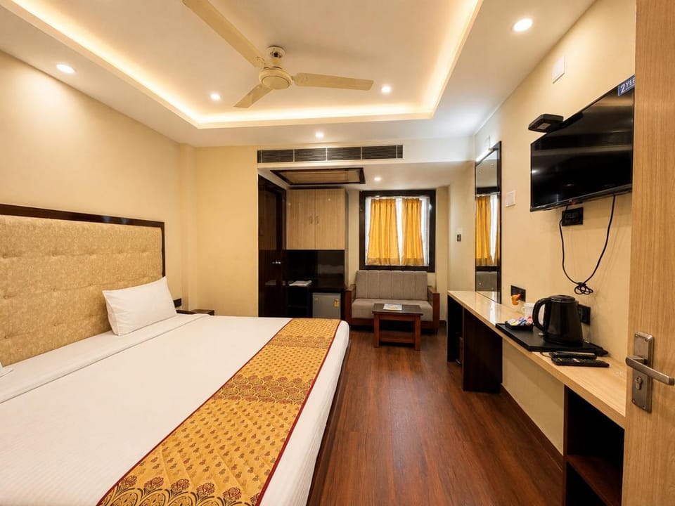 Communal lounge/ TV room, Bed, TV and multimedia, Photo of the whole room, Evening entertainment, Bedroom, air conditioner