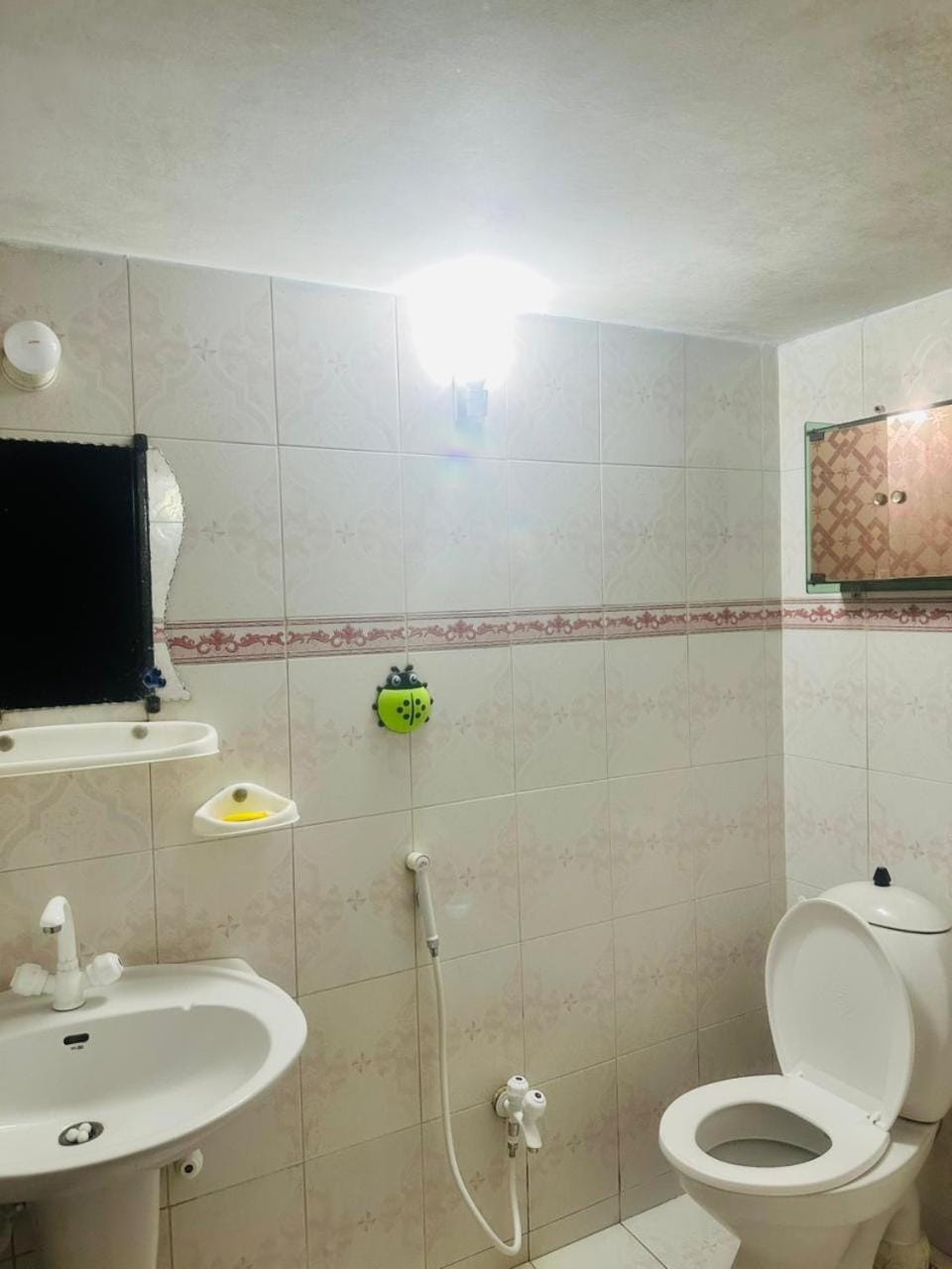 Landing Point Residency Near Jinnah International Airport Karachi Apartment in Karachi