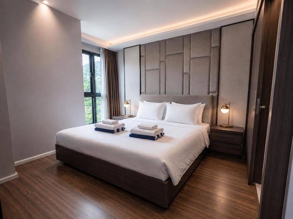 Bed, Other, Bedroom, towels