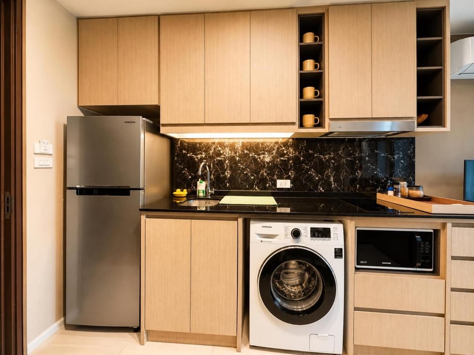 Kitchen or kitchenette, Other, stove, toaster, washing machine