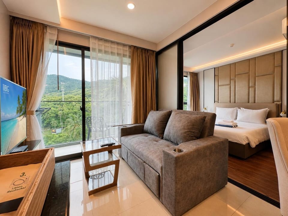 TV and multimedia, Living room, Other, Seating area, Mountain view