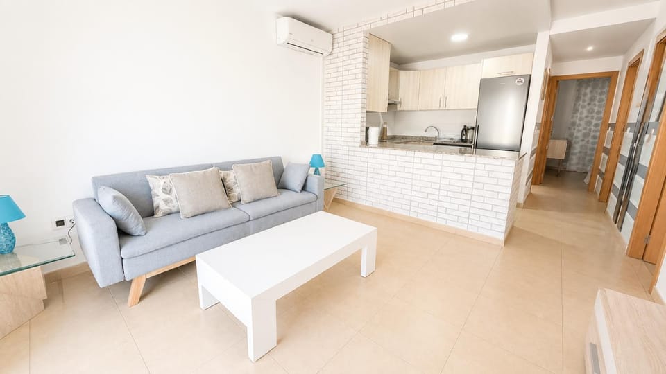 TV and multimedia, Dining area, kitchen, air conditioner