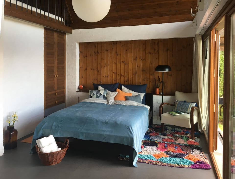 Bed, Living room