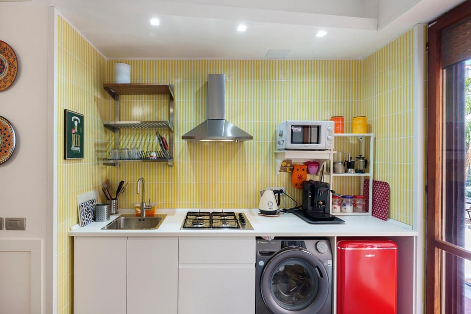 Kitchen or kitchenette, Living room