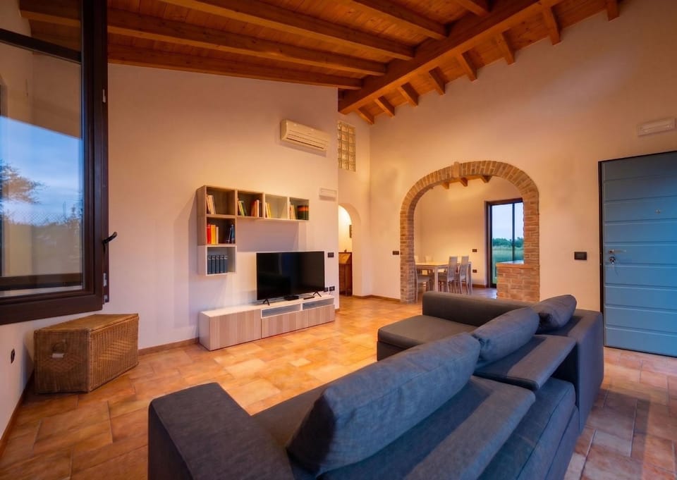 Communal lounge/ TV room, Living room, Lounge or bar