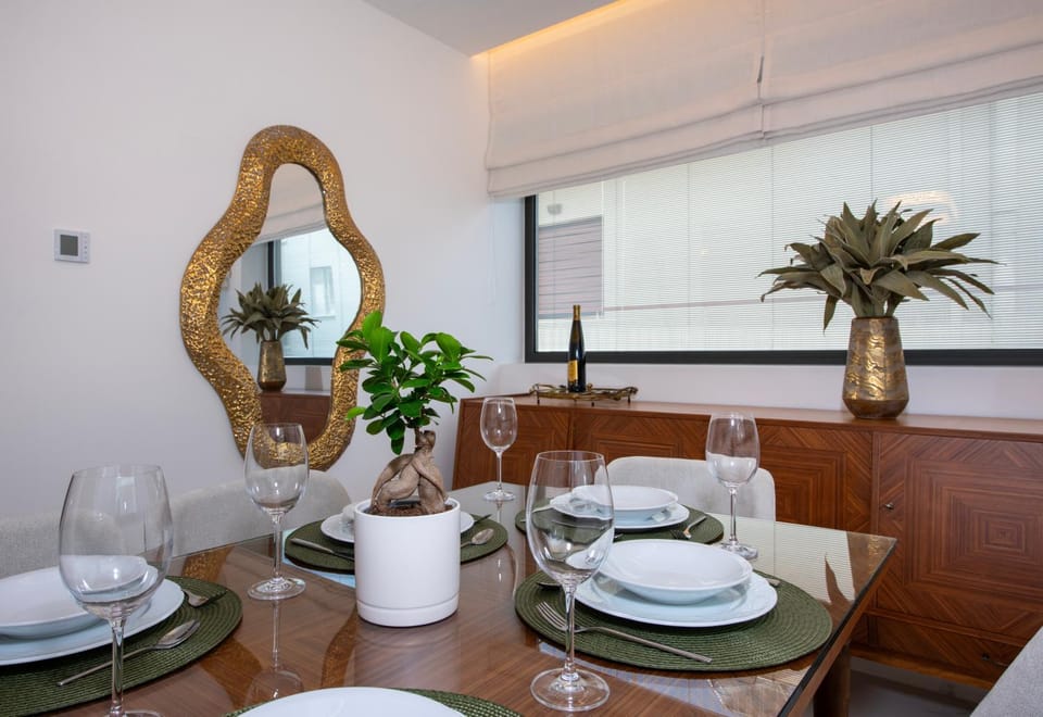 SiLena Luxury Penthouse with Jacuzzi - Near Chania Old Town Apartment in Chania