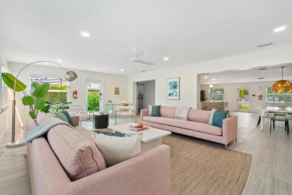 Private Heated Pool & Spa Designer By the Beach House in Tequesta
