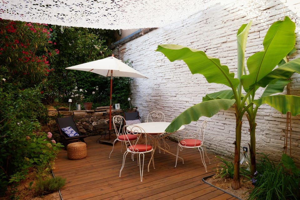 Patio, Garden, Dining area, Garden view