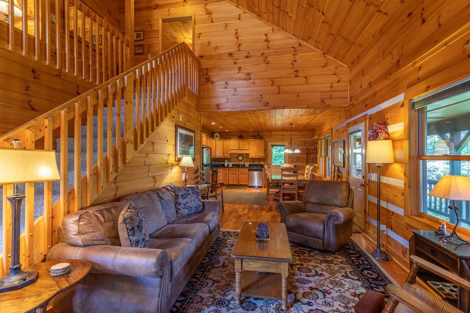 Amen Corner Close to Boone Hot Tub Pet Friendly Ping Pong Foosball Mountain Views House in Brushy Fork