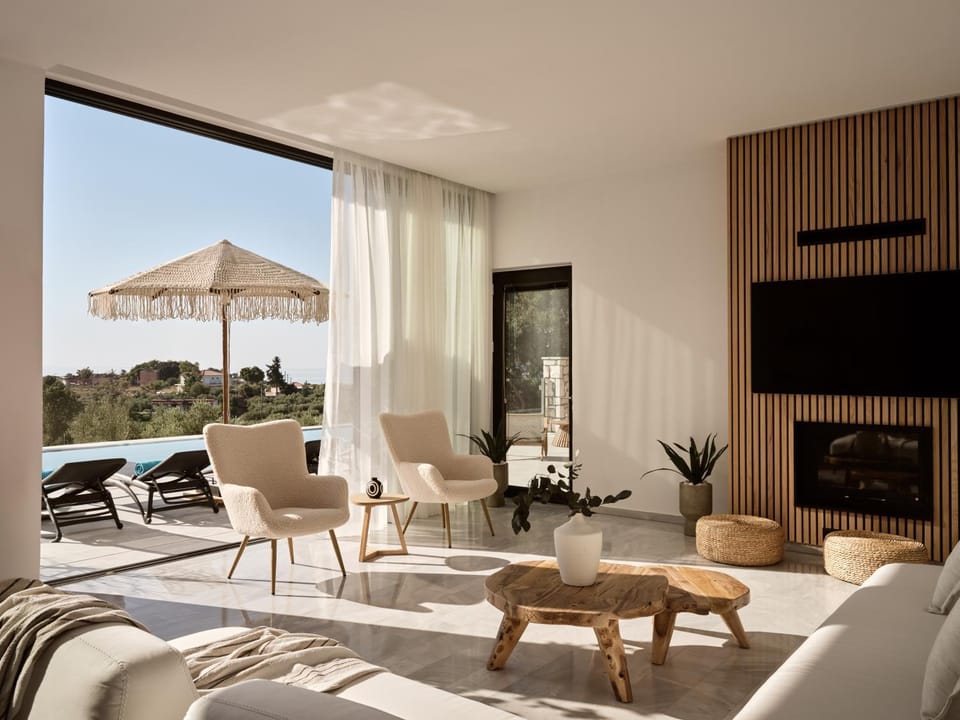 Patio, Day, TV and multimedia, View (from property/room), Balcony/Terrace, Living room, Seating area