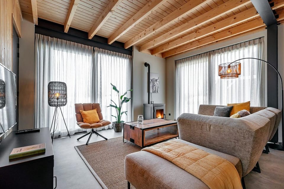 Communal lounge/ TV room, Living room
