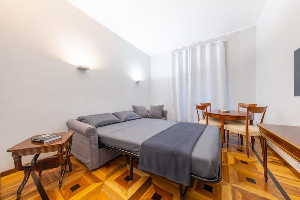 Luxury Flat Crocetta 2 stops from Duomo, AC Apartment in Milan