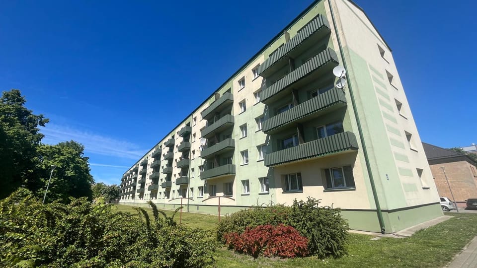 Property building, Day