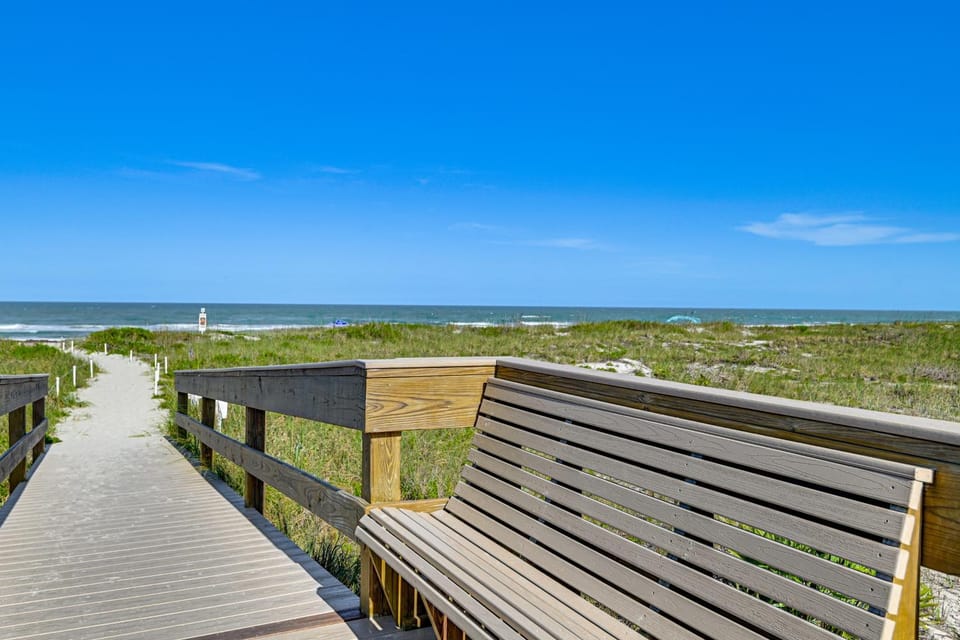 Ocean-View Pool, Private Balcony: Cocoa Beach Unit House in Seacrest Beach