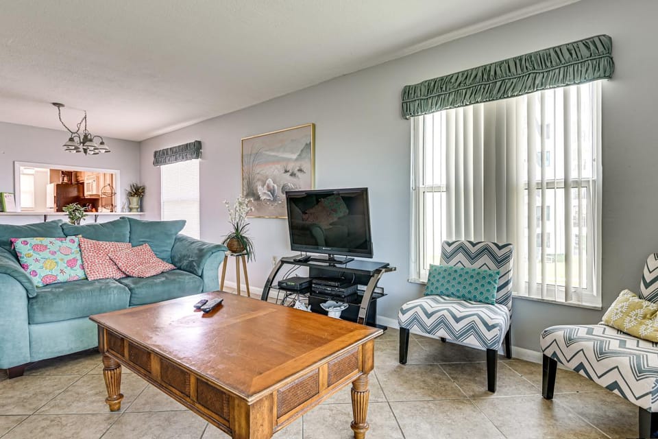 Ocean-View Pool, Private Balcony: Cocoa Beach Unit House in Seacrest Beach