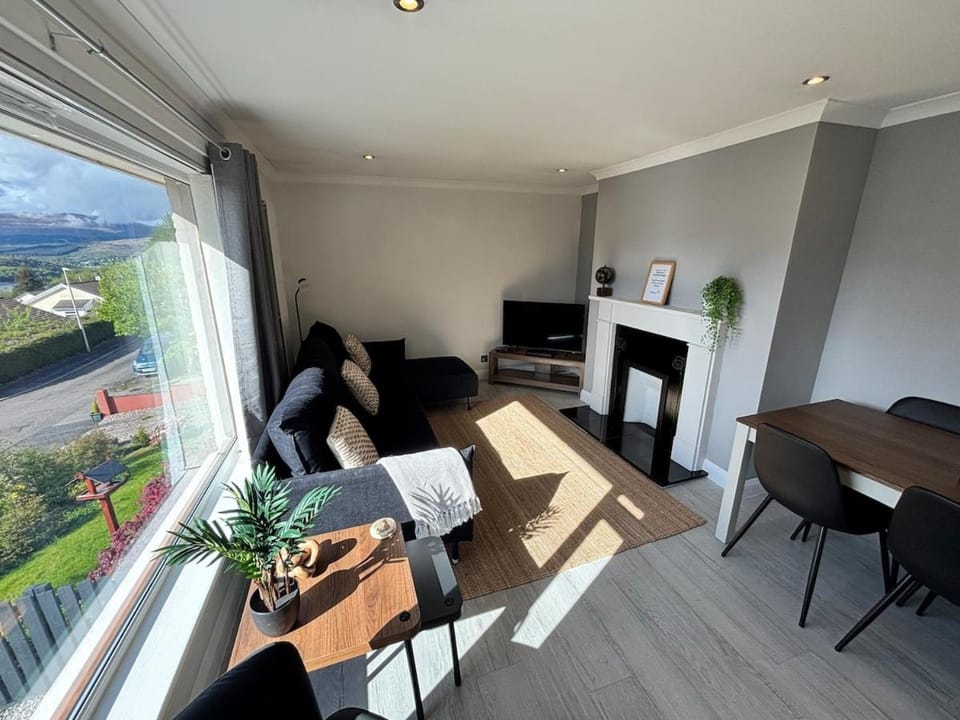 TV and multimedia, View (from property/room), Living room, Seating area