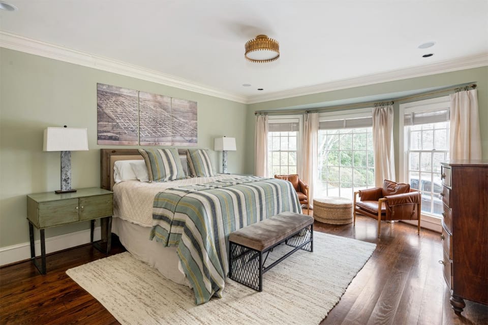 Family Home Aurelia Abode House in Buckhead