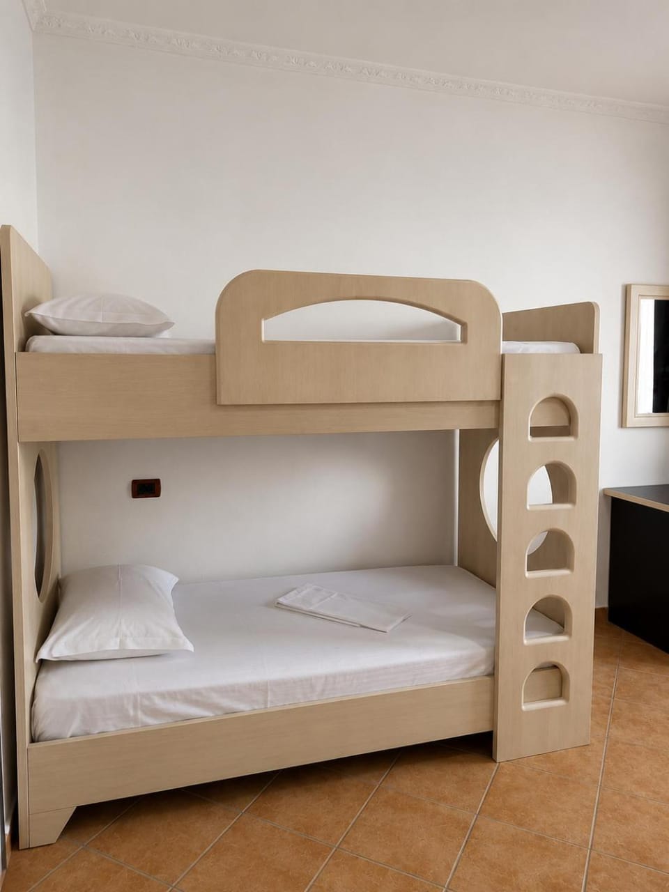 Bed, Photo of the whole room, Bedroom, bunk bed