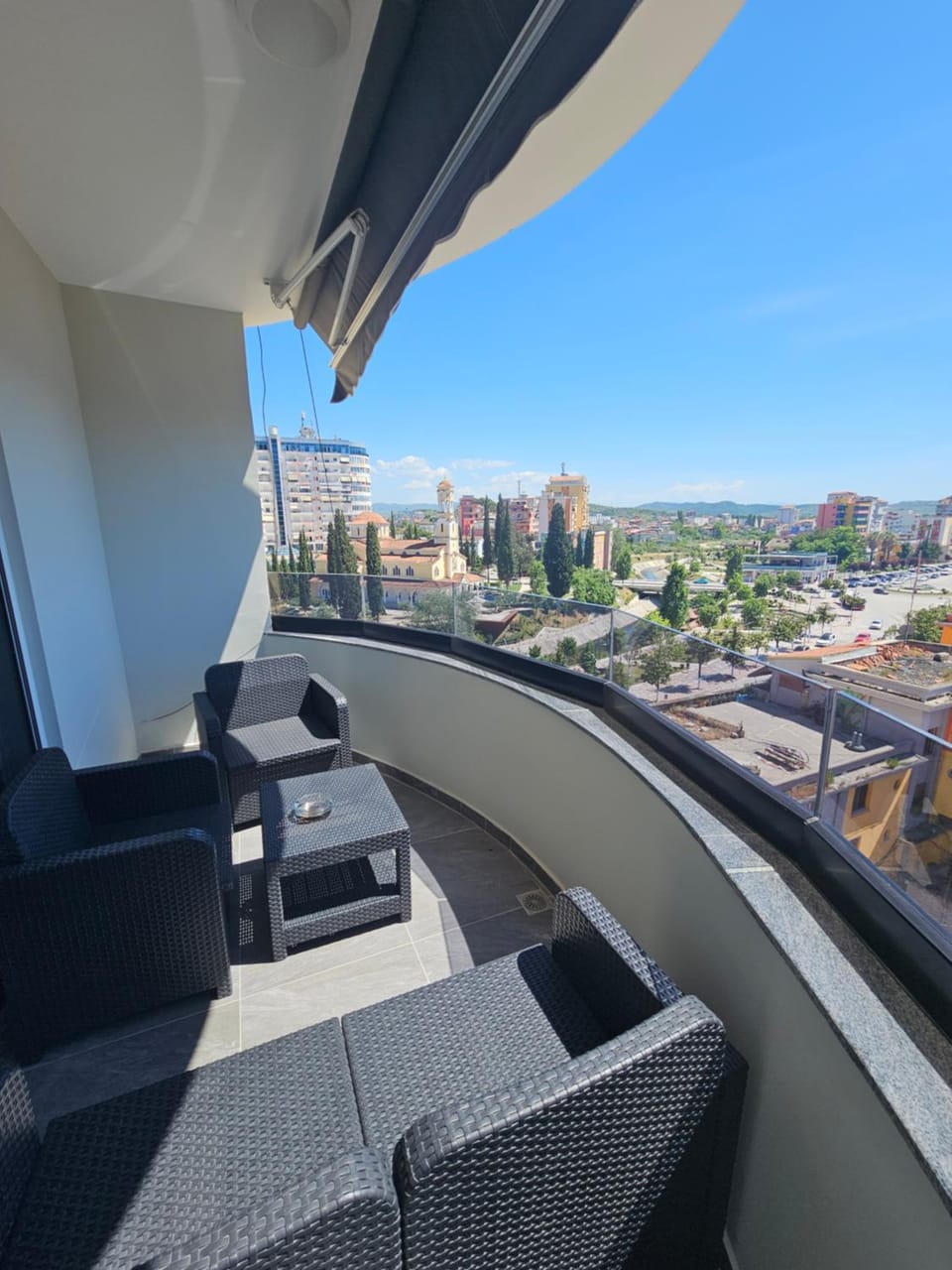 Day, Balcony/Terrace, Seating area, City view