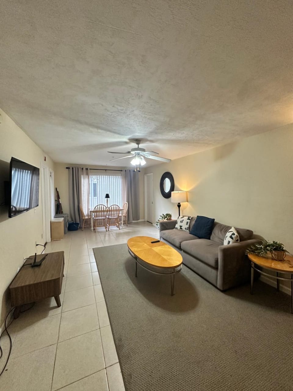 Communal lounge/ TV room, TV and multimedia, Living room, Seating area, Evening entertainment