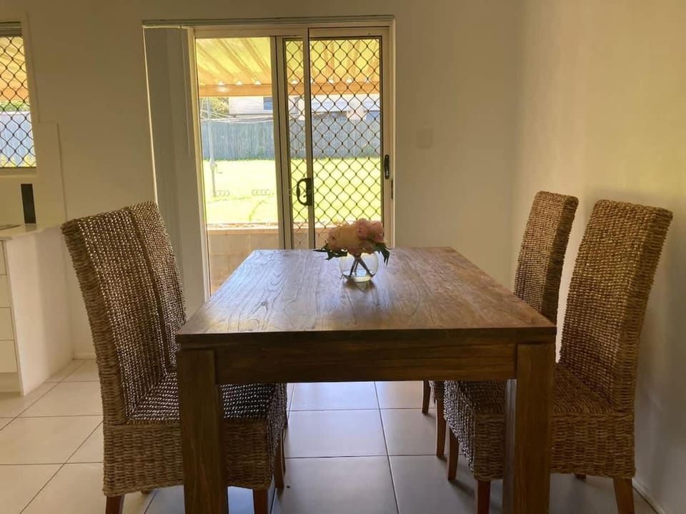 Spacious 4 bedrooms house in Rochedale South House in Brisbane