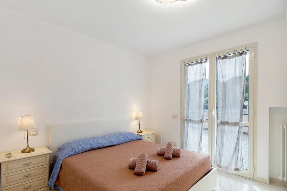 Property building, Living room, Bedroom