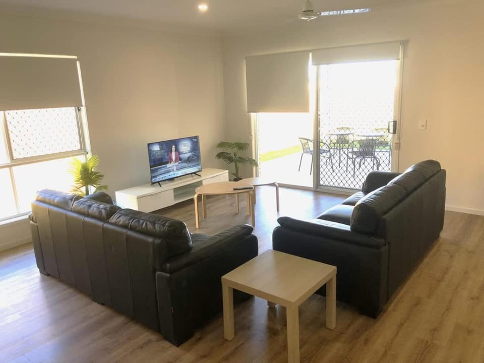 Spacious brand new house in Park Ridge House in Brisbane