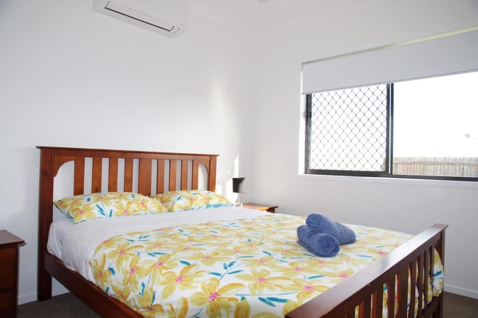 4 Bedroom house in Park Ridge House in Brisbane