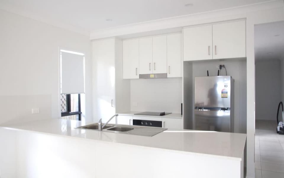 4 Bedroom house in Park Ridge House in Brisbane