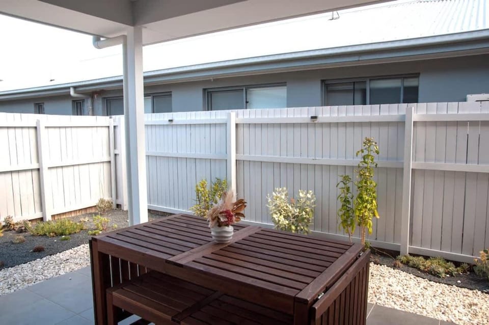 New 4 bedroom house in Coomera House in Hope Island
