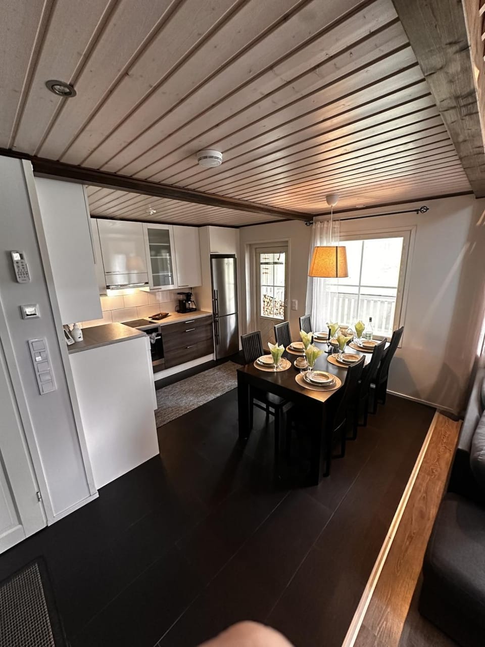 Kitchen or kitchenette, Dining area