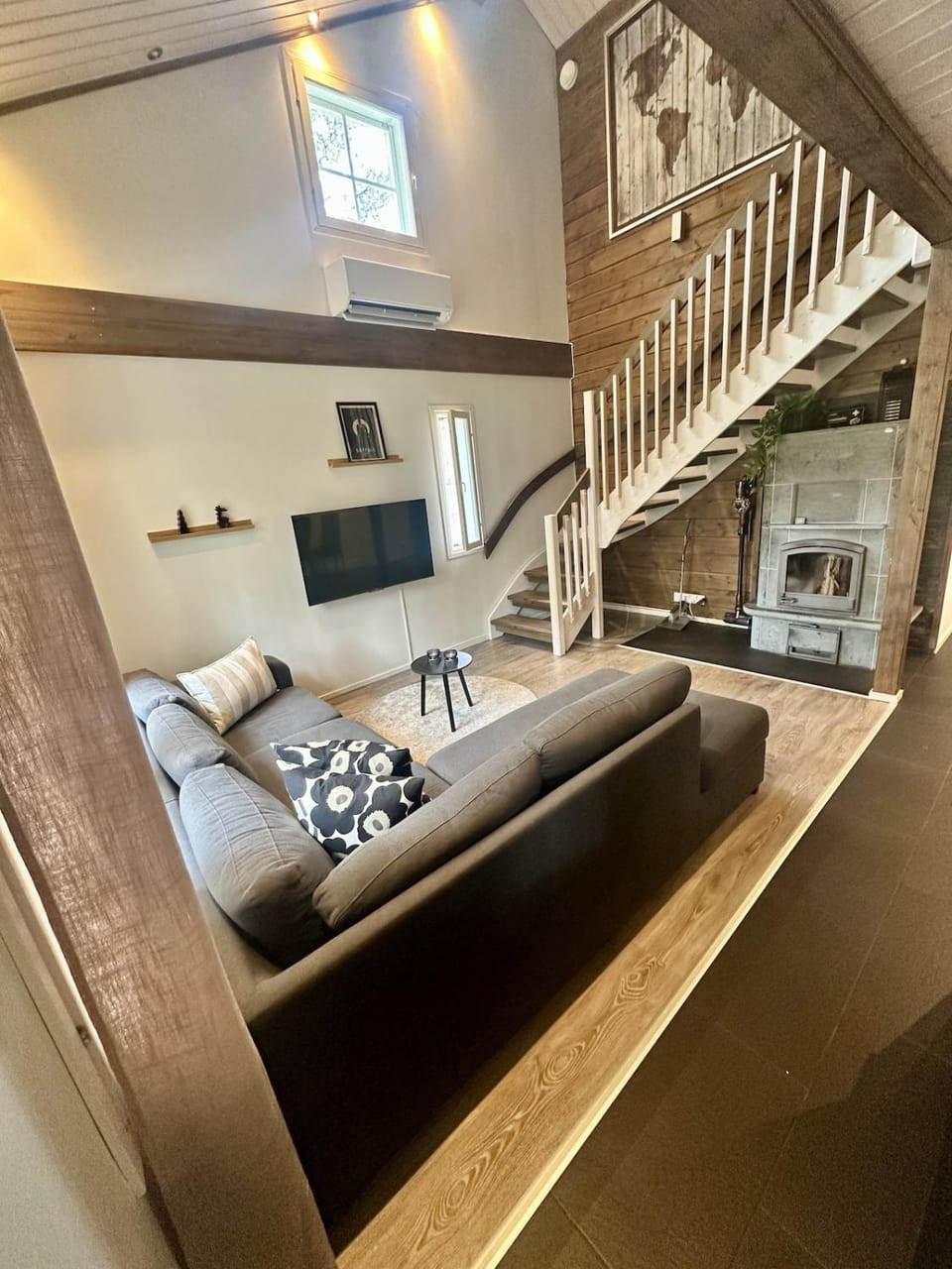 Living room, Seating area
