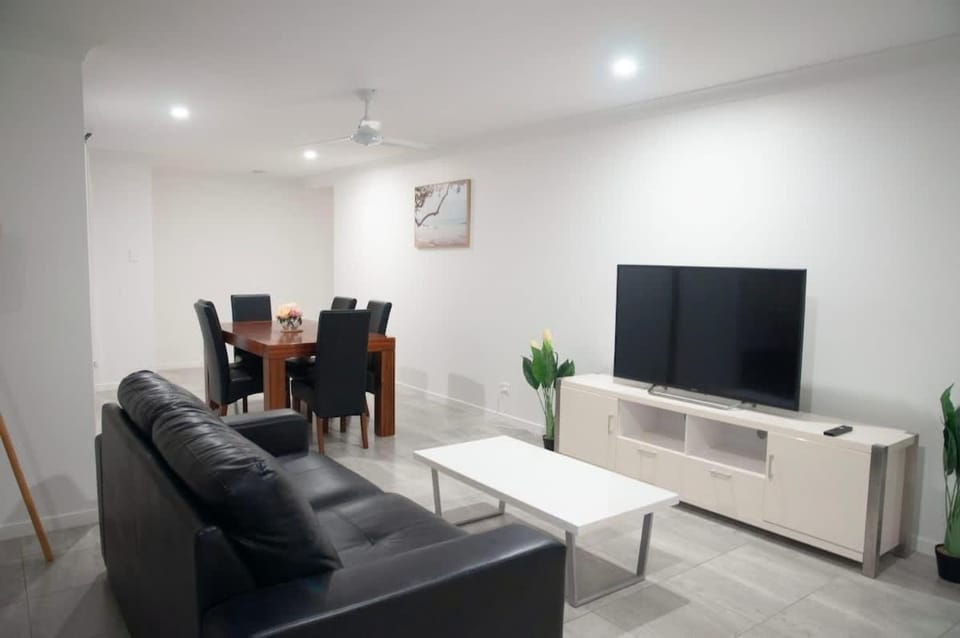 3-Bedroom unit at Loganlea House in Brisbane