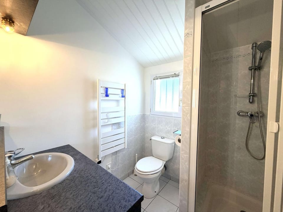Bathroom, Living room