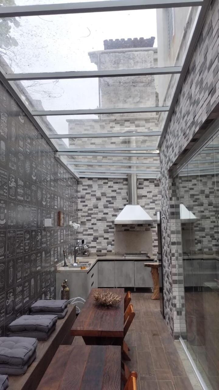 Beach House with daily cleaning and cook House in São Sebastião