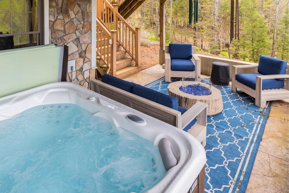 Cozy Woodland Escape Near Lakes I Adventure House in Bridgton