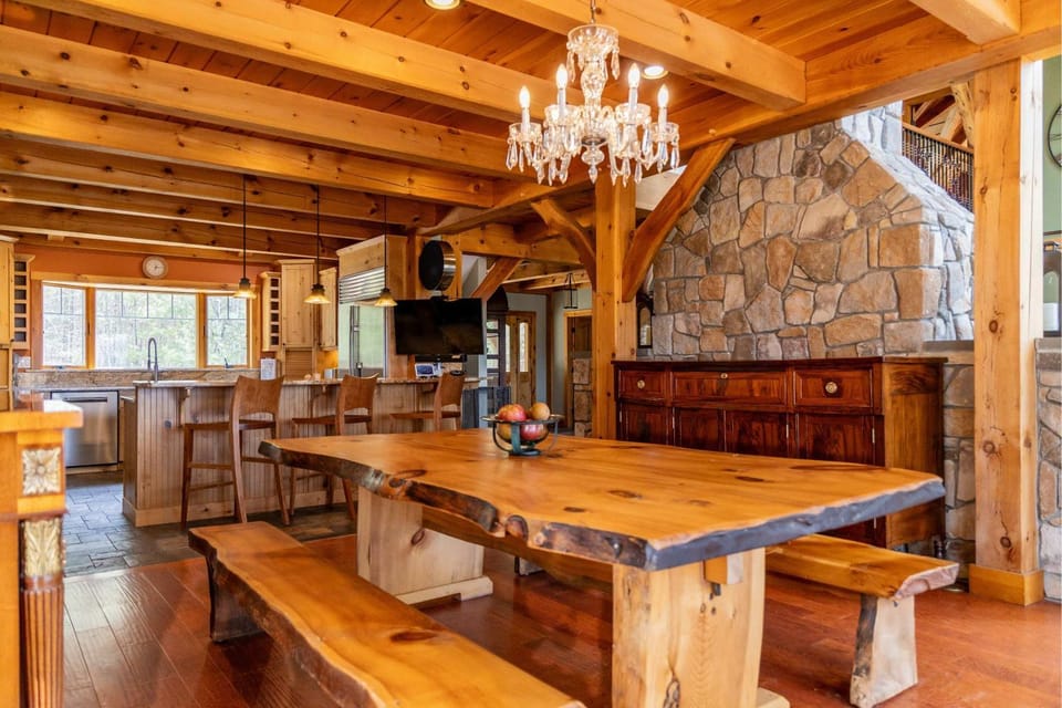 Cozy Woodland Escape Near Lakes I Adventure House in Bridgton