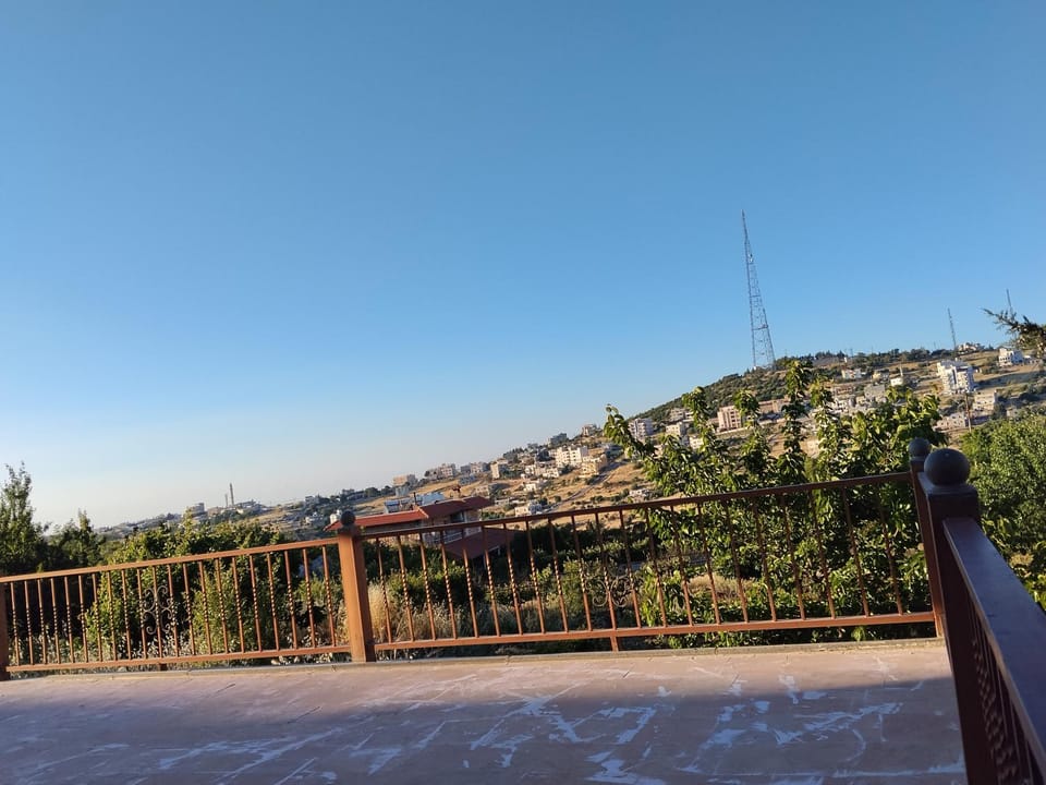 The Mountain Village View اطلالة الجبل Chalet in Africa