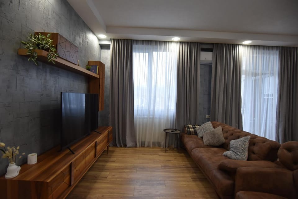 Communal lounge/ TV room, TV and multimedia, Living room, Seating area