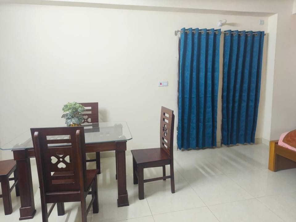 Couple & Family Friendly Studio Apartment Near Airport Apartment in Dhaka