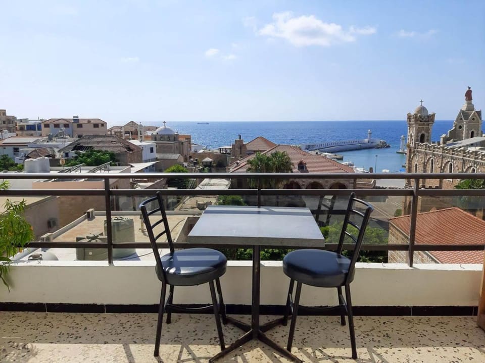 Natural landscape, View (from property/room), Balcony/Terrace, Dining area, Sea view