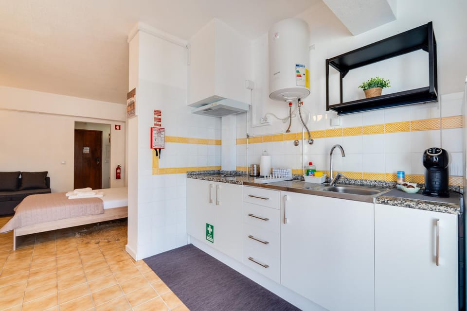 Kitchen or kitchenette