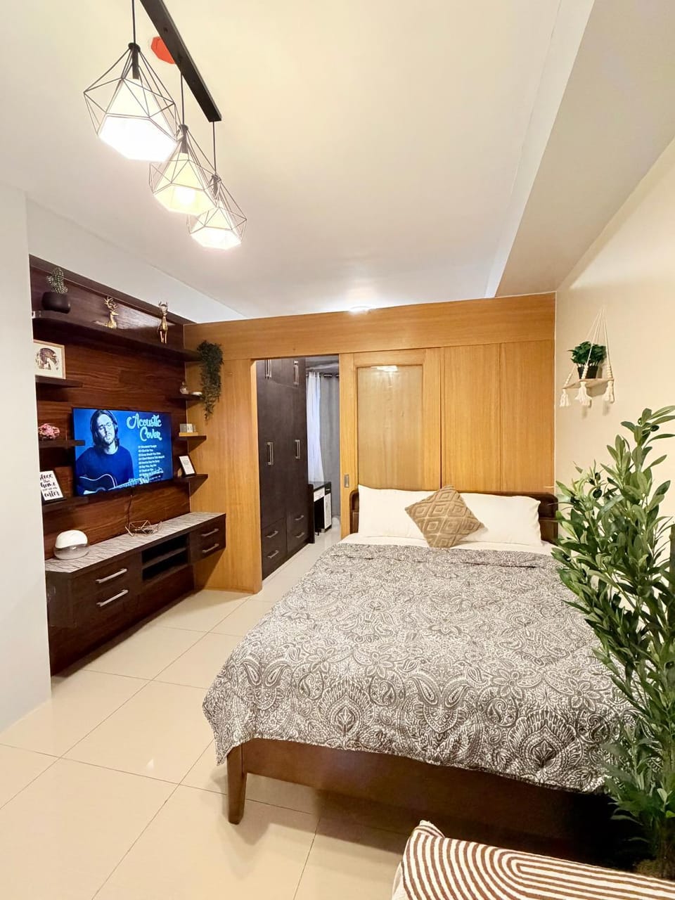 Bed, TV and multimedia
