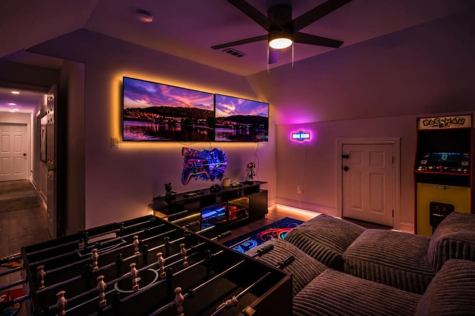Rocky Mount Retreat Hot Tub Firepit Gameroom House in Rocky Mount