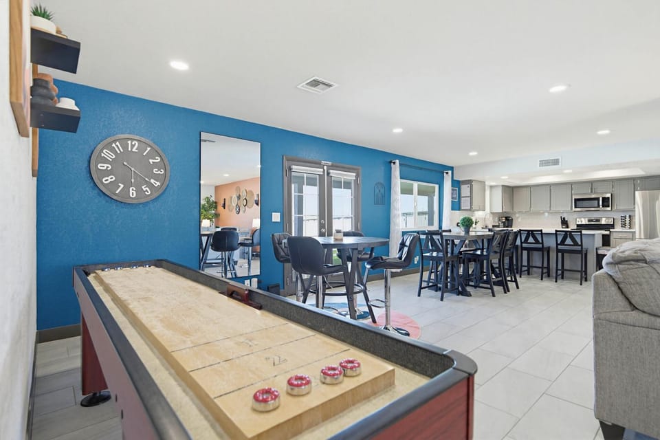 Pool, Game Room & Lake View! Modern Havasu Home House in Lake Havasu City
