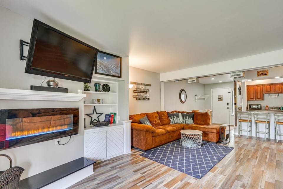 Walk to Holiday Valley Pool & Lifts! Family Escape House in Ellicottville