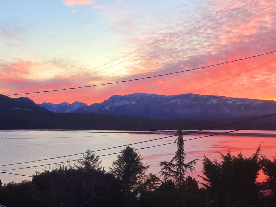 Nearby landmark, Spring, Natural landscape, Beach, Mountain view, Sea view, Sea view, Seasons, Location, Sunset